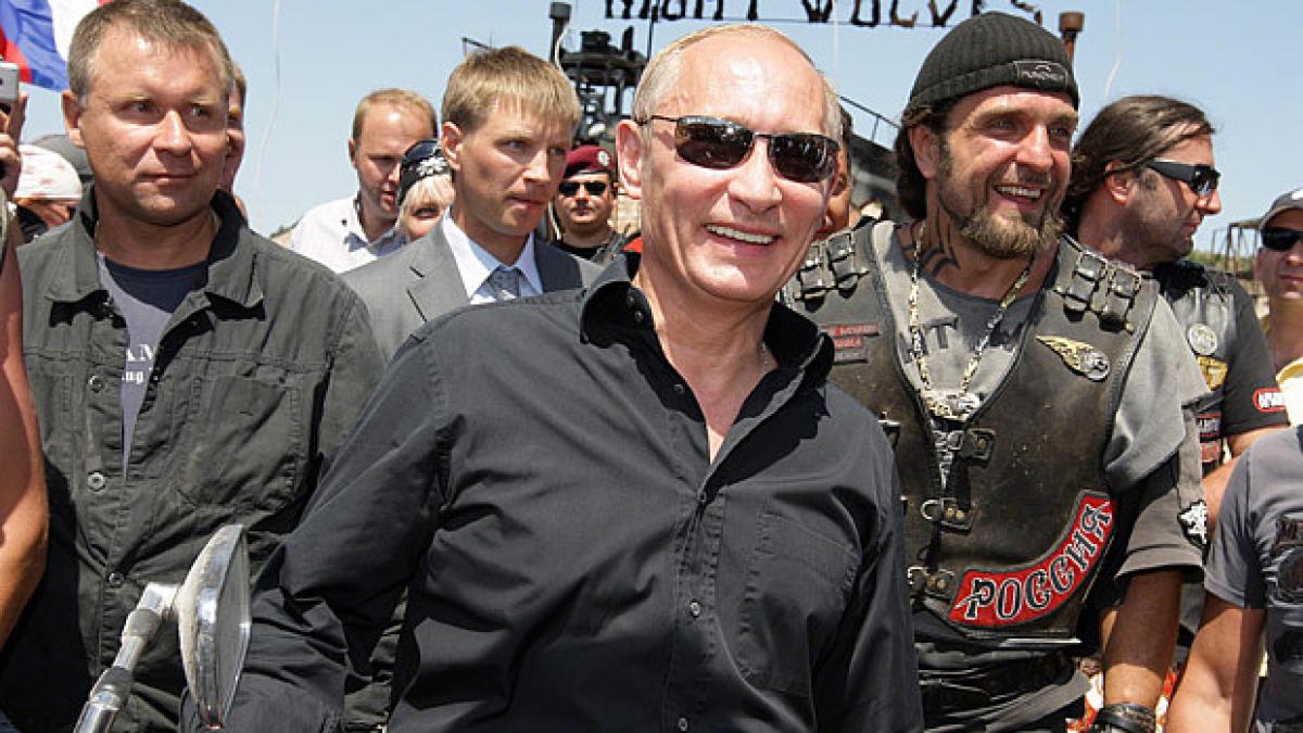 night_wolves_putin_21293600