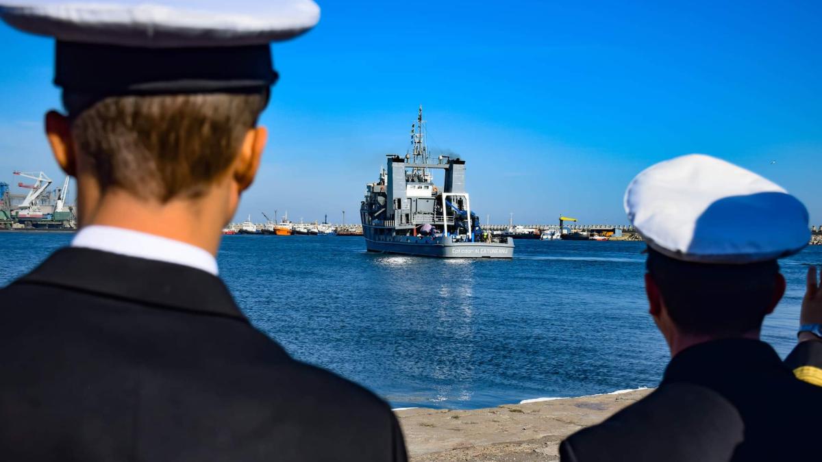 nava_catuneanu_77423600