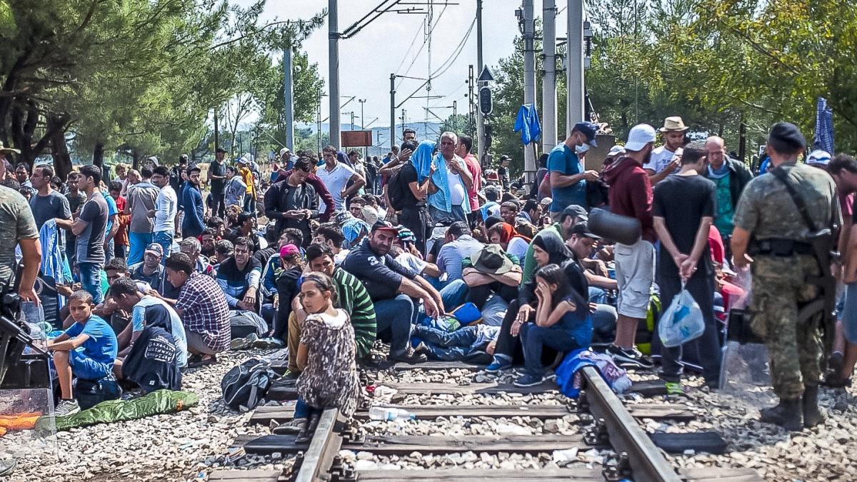 migrants_macedonian_greek_border_55644300