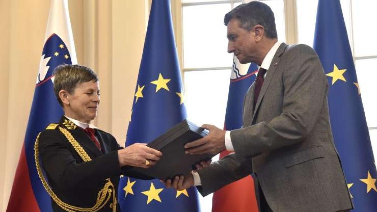 alenka_ermenc_82933700