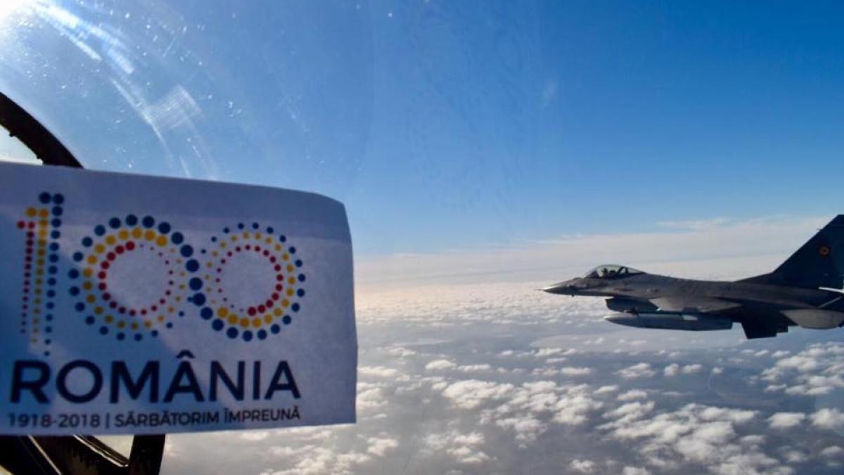 avion_f16_parada_militara_69129200