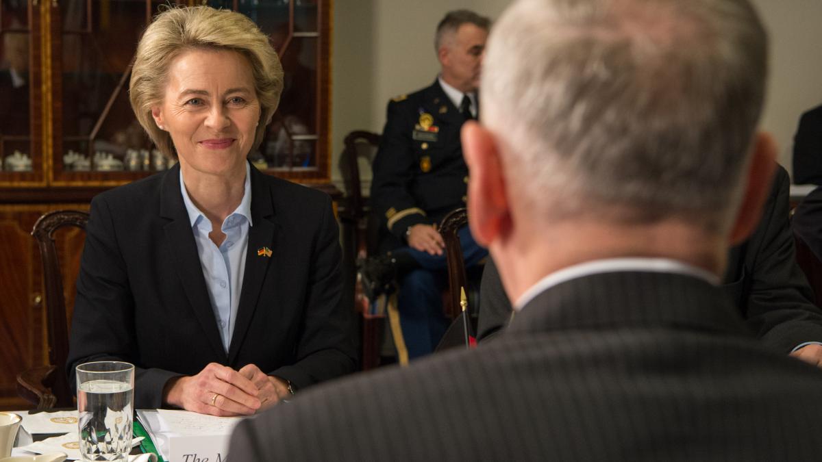 james_mattis_ursula_von_der_leyen_2017_02_10_06_78488600