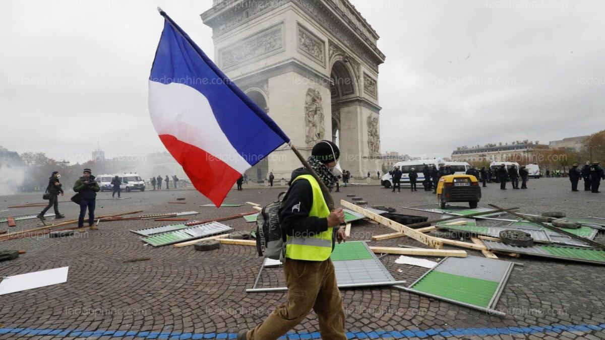 franta_vestele_galbene_19330900