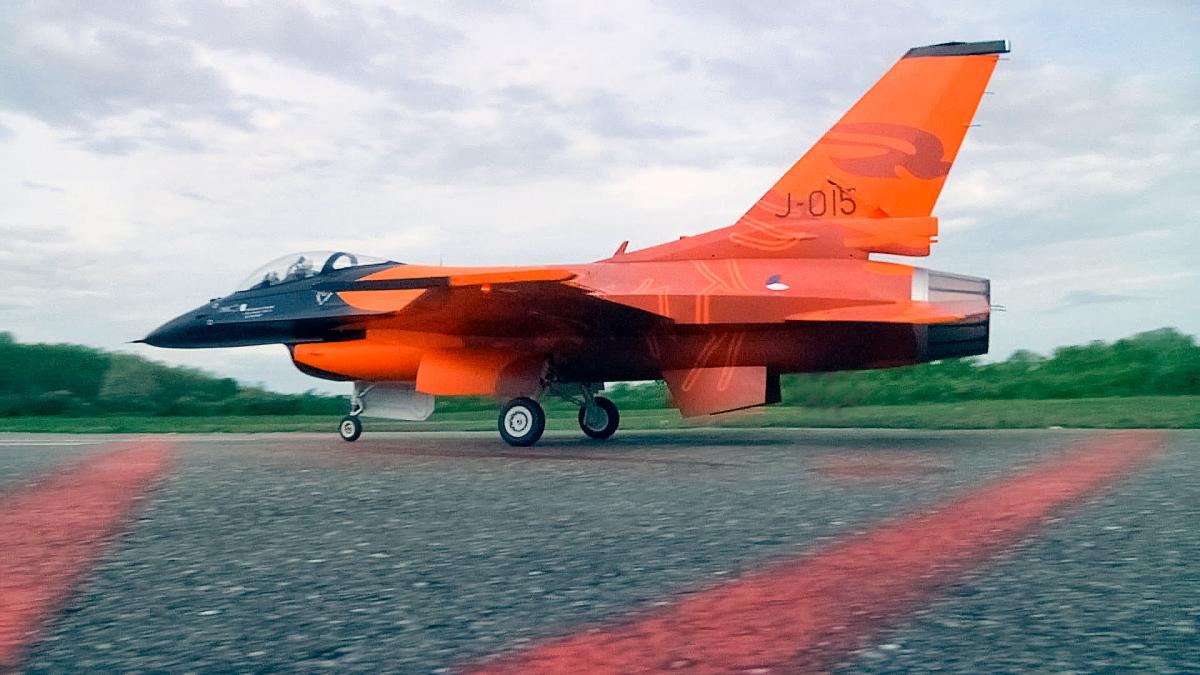 f_16_olanda_83908100