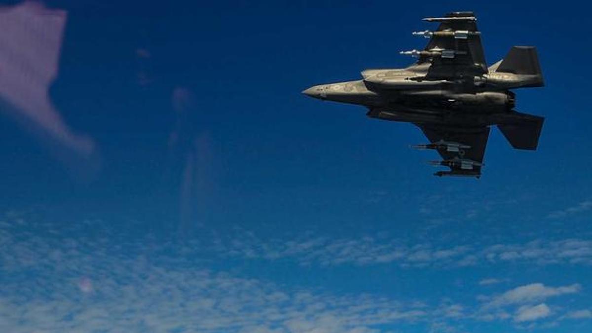 Avioane de vânătoare F-35B Lightning II, exerciţiu aerian de bombardare în Marea Filipinelor (Video)