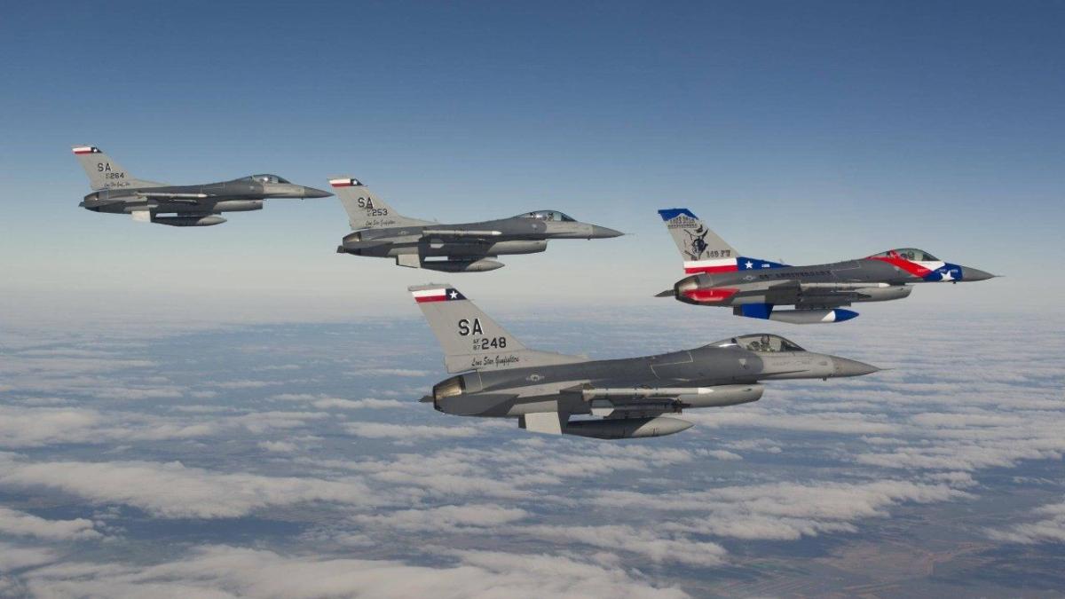 avioane_f_16_76513800