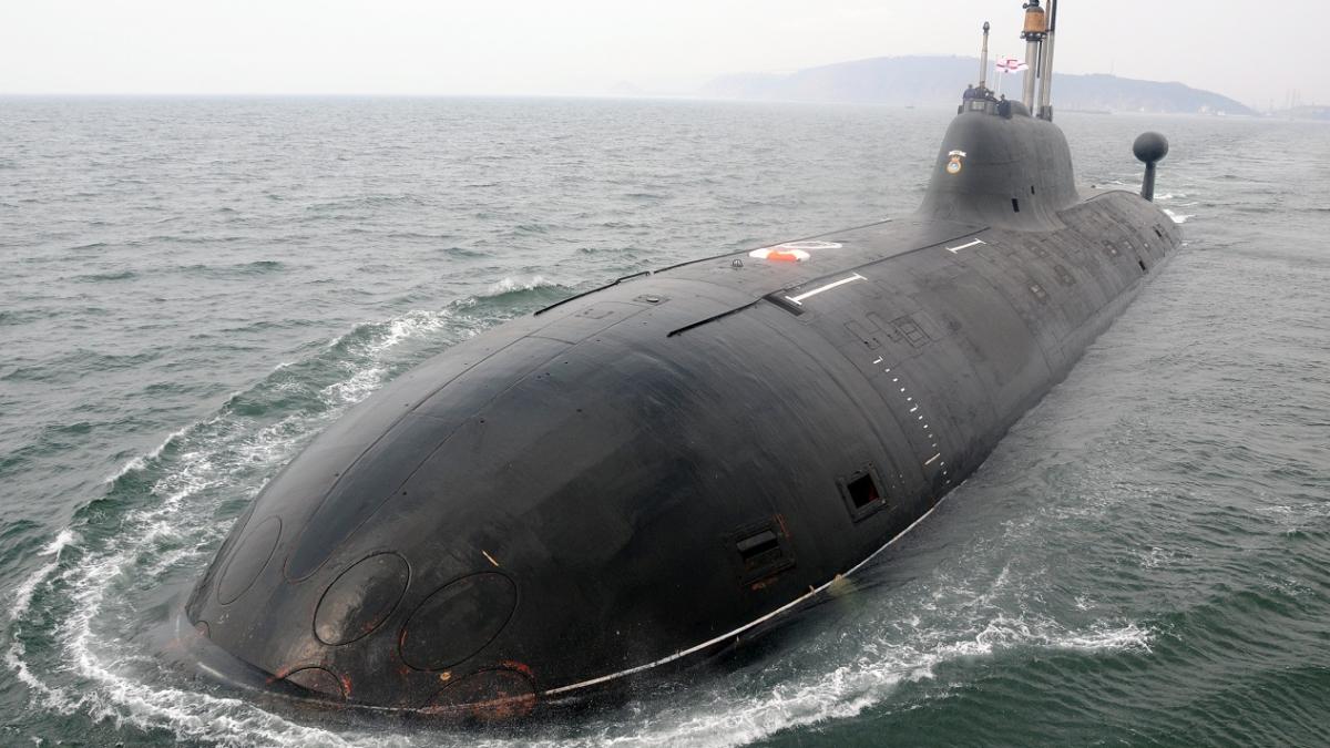 India închiriază un al treilea submarin nuclear de la Rusia 