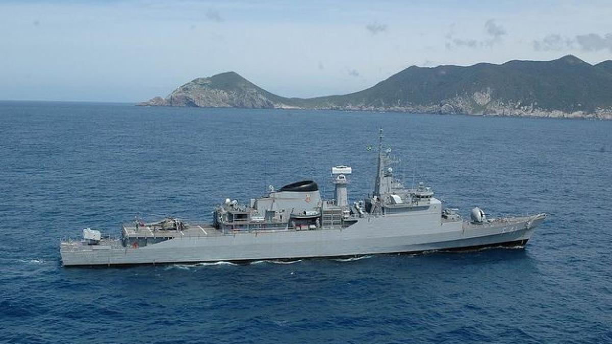 fregata_defensora_brazilia_25374800