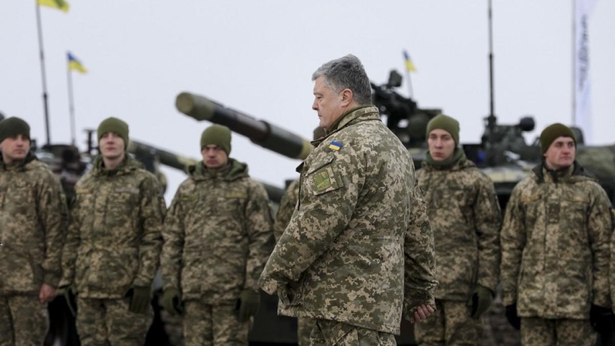 poroshenko_ucraina_armata_militari_92266500