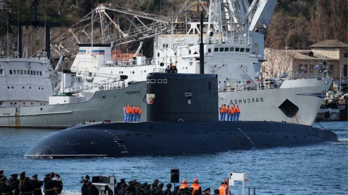 Submarinul rusesc Veliky Novgorod a sosit în portul Sevastopol