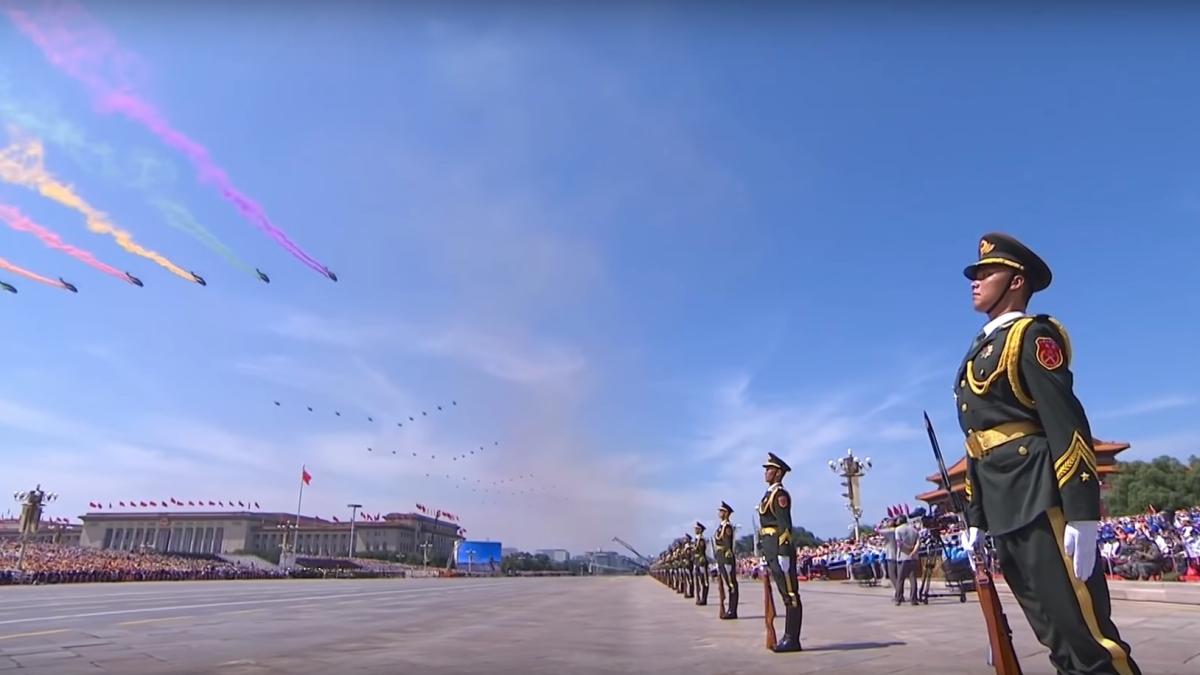 china_armata_parada_96565600