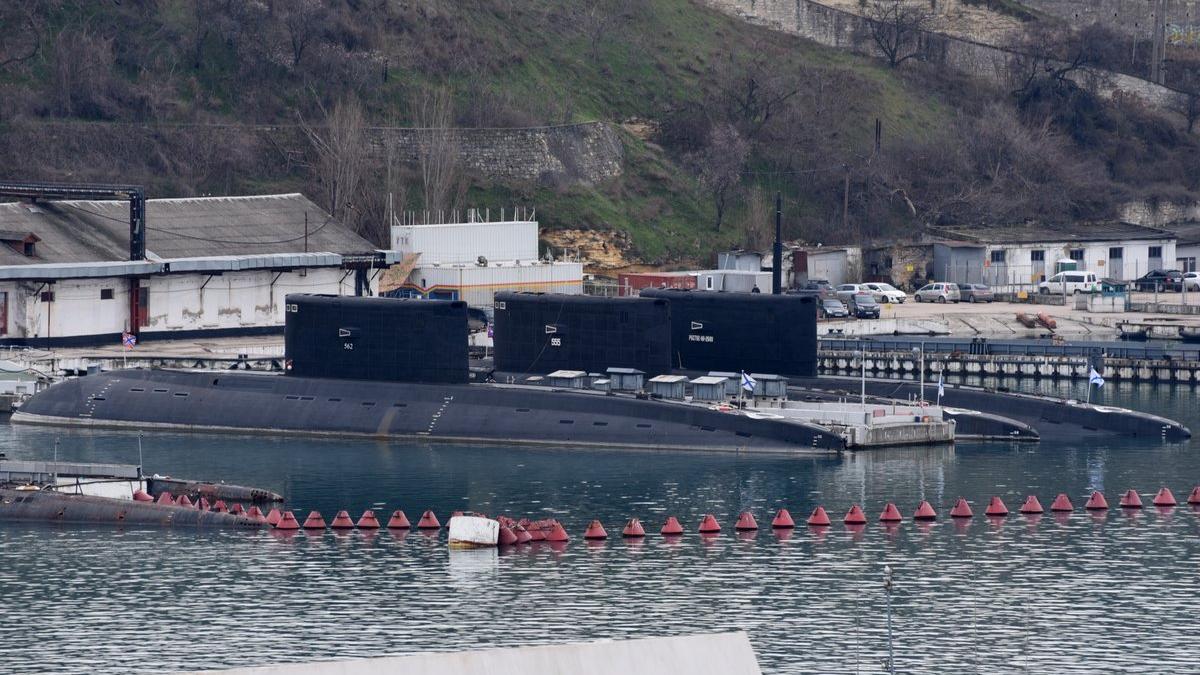 kilo_class_submarines_russia_black_sea_97792800