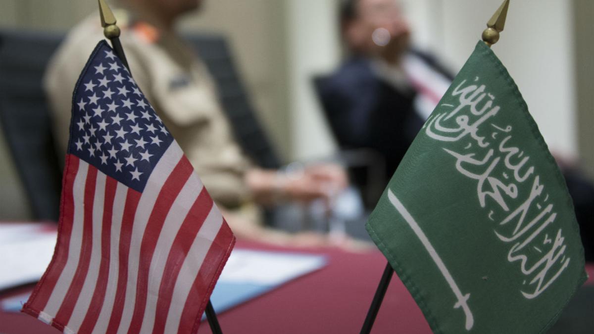 us_saudi_flags01_99308300