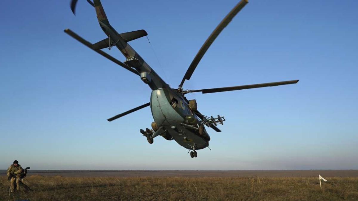 mi_8_ukraine_military_helicopter_49504700