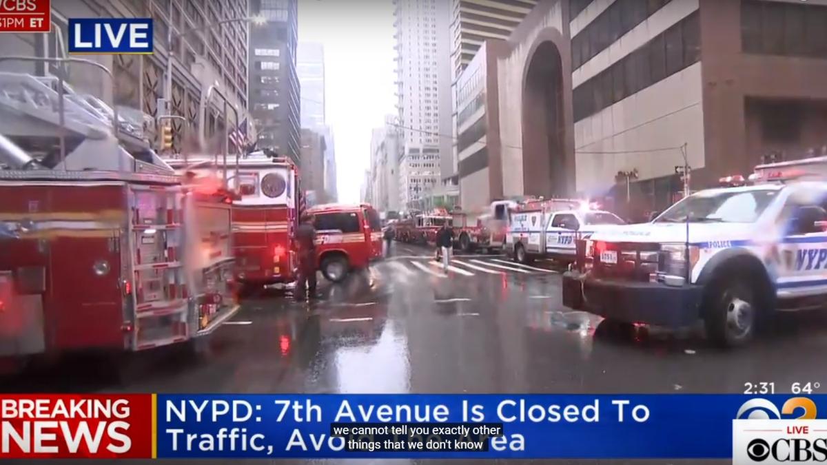 SUA: Un elicopter s-a prăbușit peste o clădire în Manhattan, New York - Imagini live