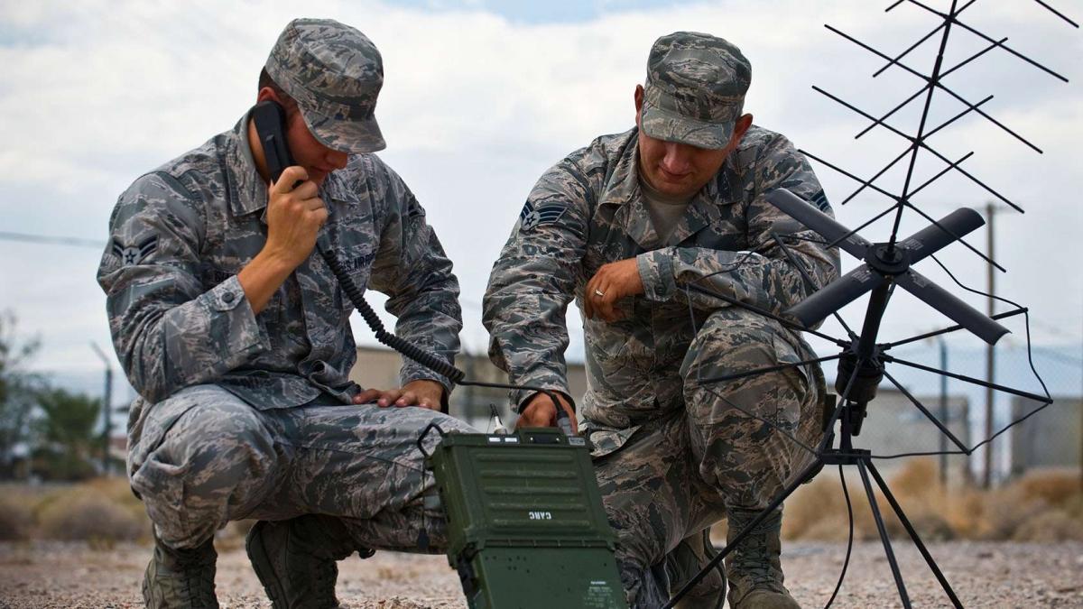 comunicatii_radio_18541700