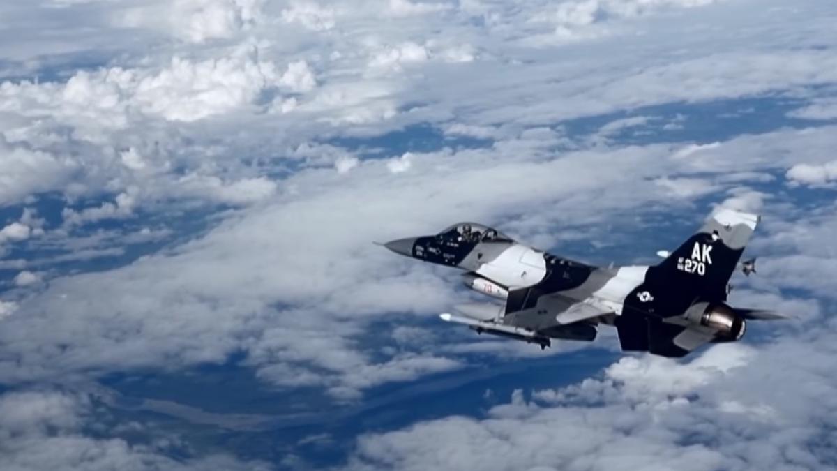 red_flag_alaska_65534100