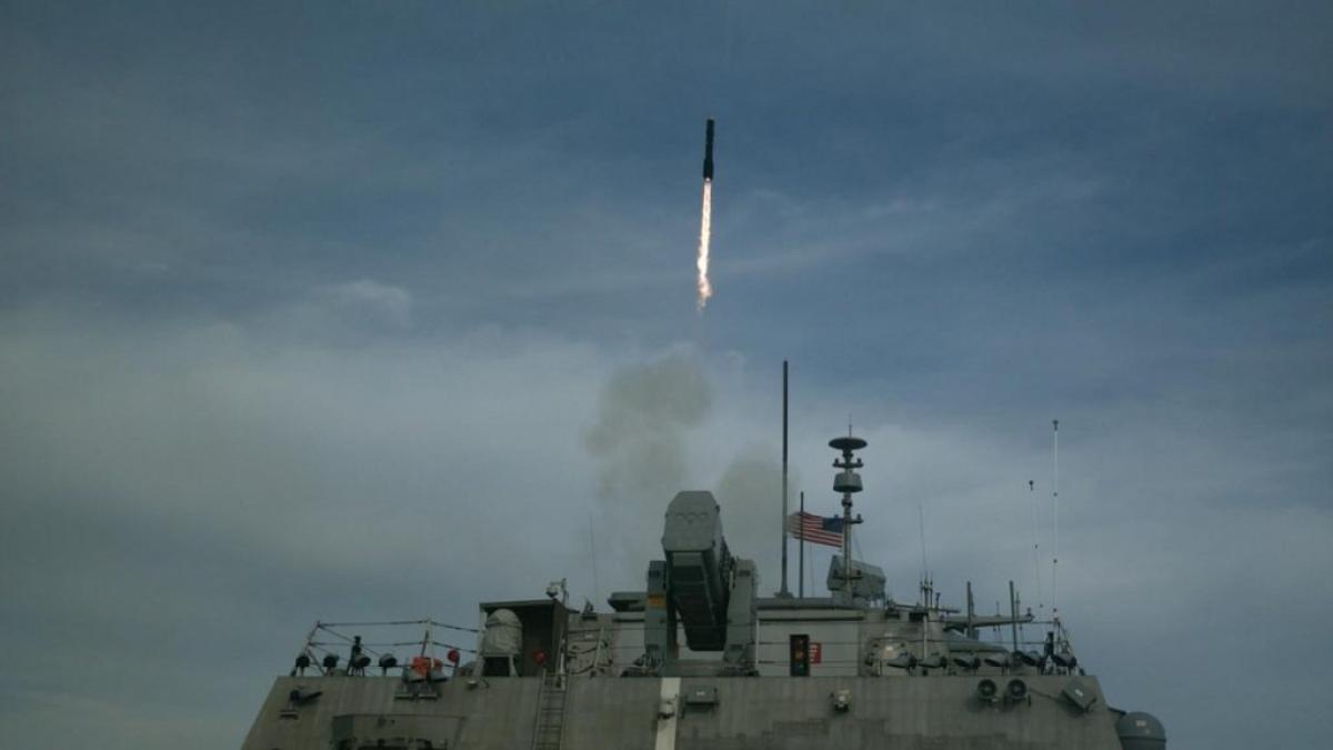 uss_detroit____racheta_longbow_helfire_76483100