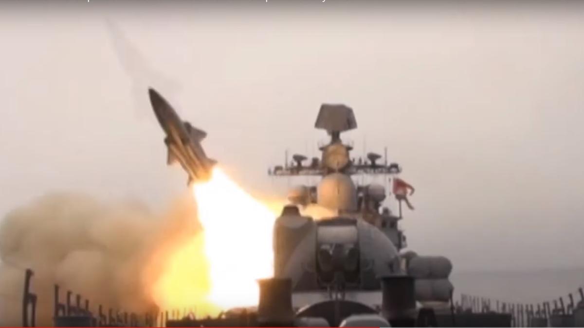 Rusia a lansat o rachetă supersonică Moskit - VIDEO