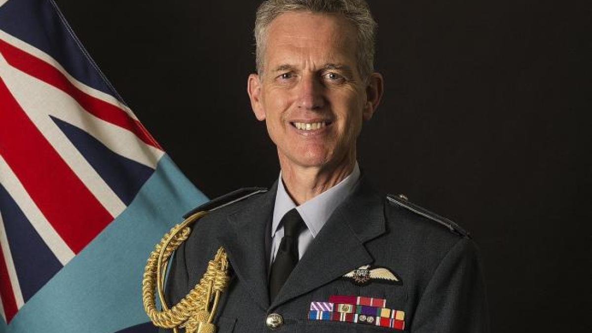 sir_stephen_hillier_41384500