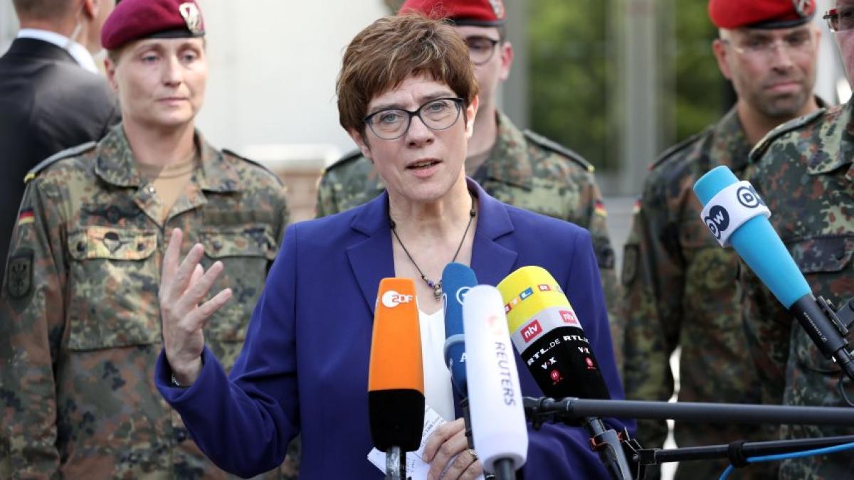 annegret_kramp_karrenbauer_82626400