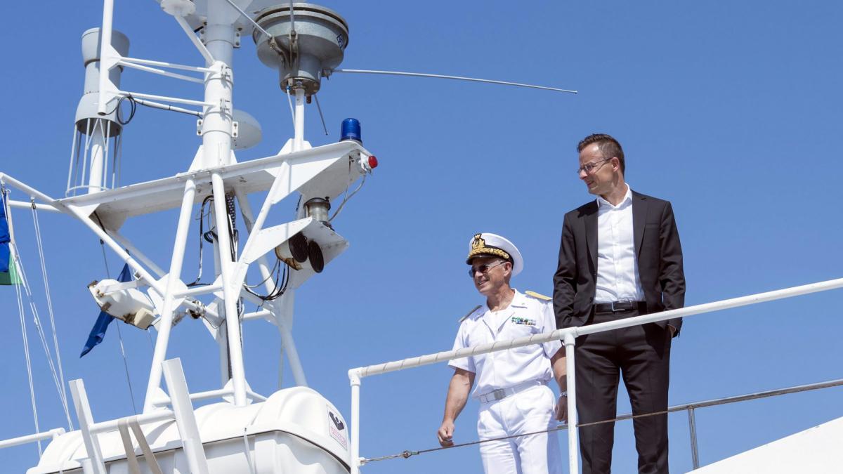 hungary_trieste_port_70448800