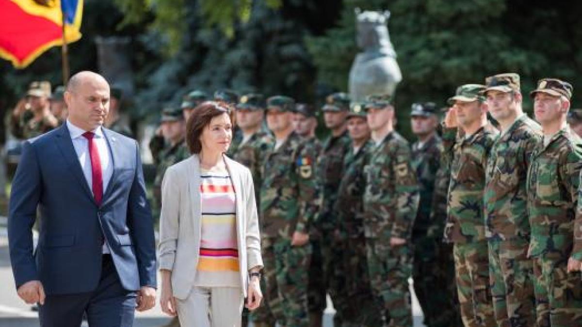 maia_sandu_militari_moldoveni_06952100