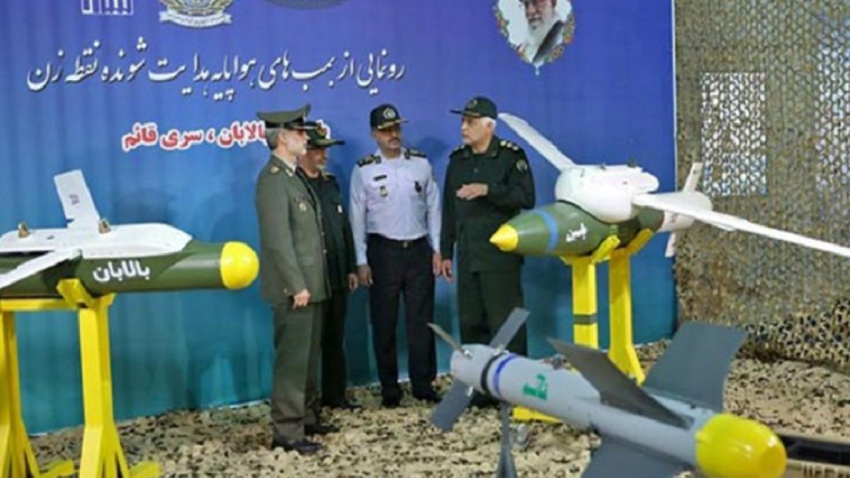 Iranul a dezvăluie trei tipuri noi de rachete teleghidate pentru a se apăra de Statelor Unite (Video)