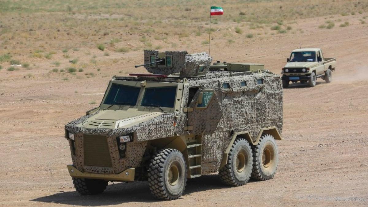 Iranul a prezentat primul vehicul blindat de fabricație proprie - Video