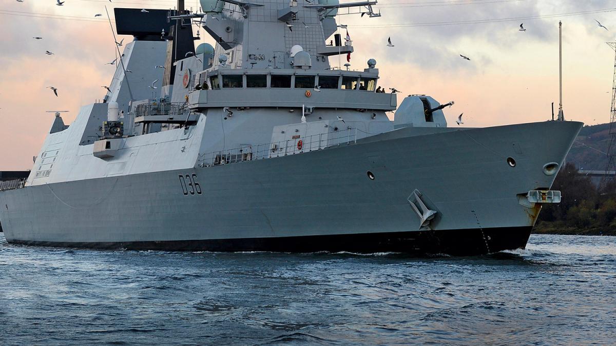 hms_defender_85982800