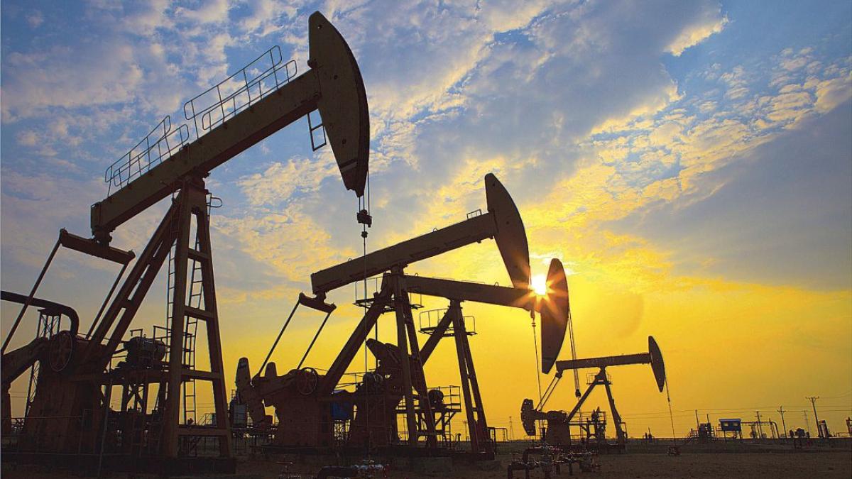 17_oil_shutterstock_34_69511000