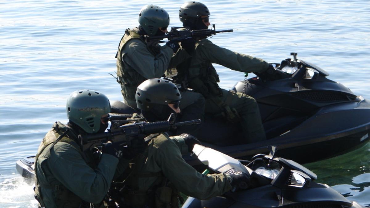 us_navy_seals_skijet_48775900