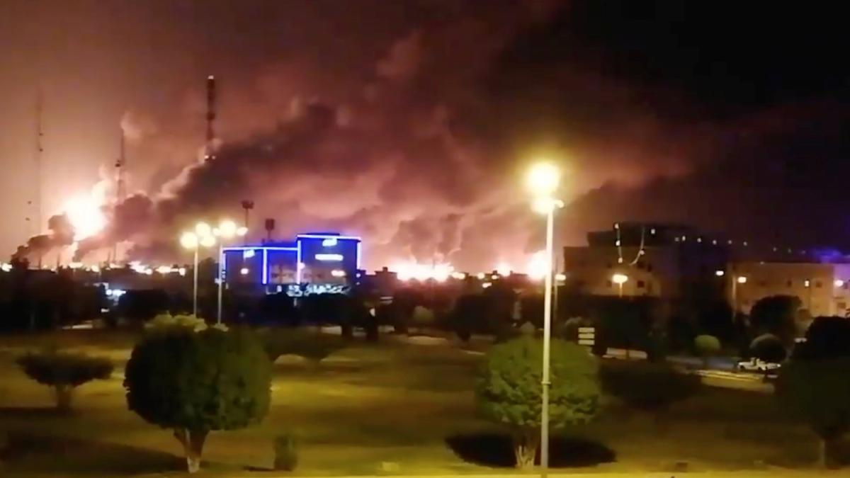 drone_strike_sparks_huge_fire_in_saudi_arabia_91371400