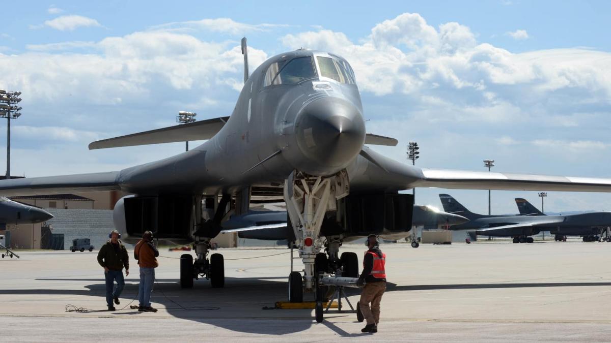 bombardier_b_1_57751700