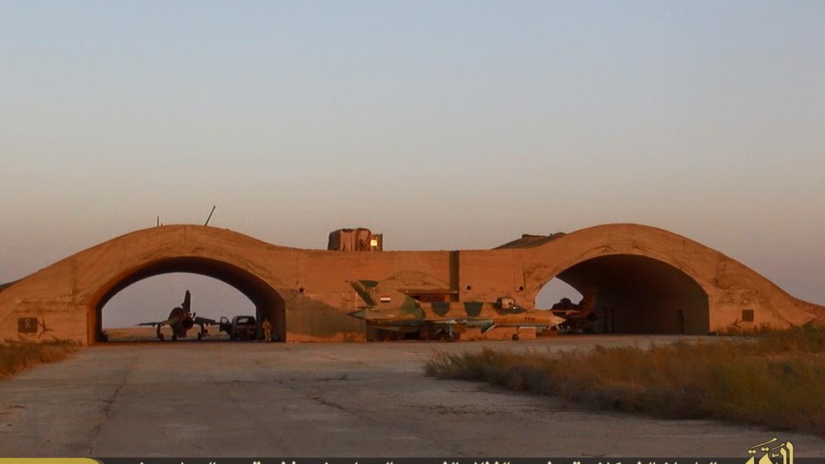 air_base_tabqa_79690000