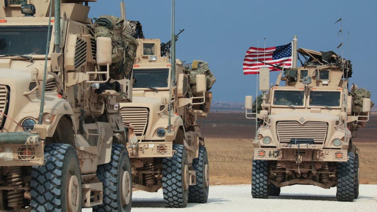 us_troops_guard_syrian_80224600