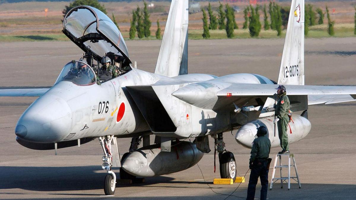 avion_f_15j_36606400