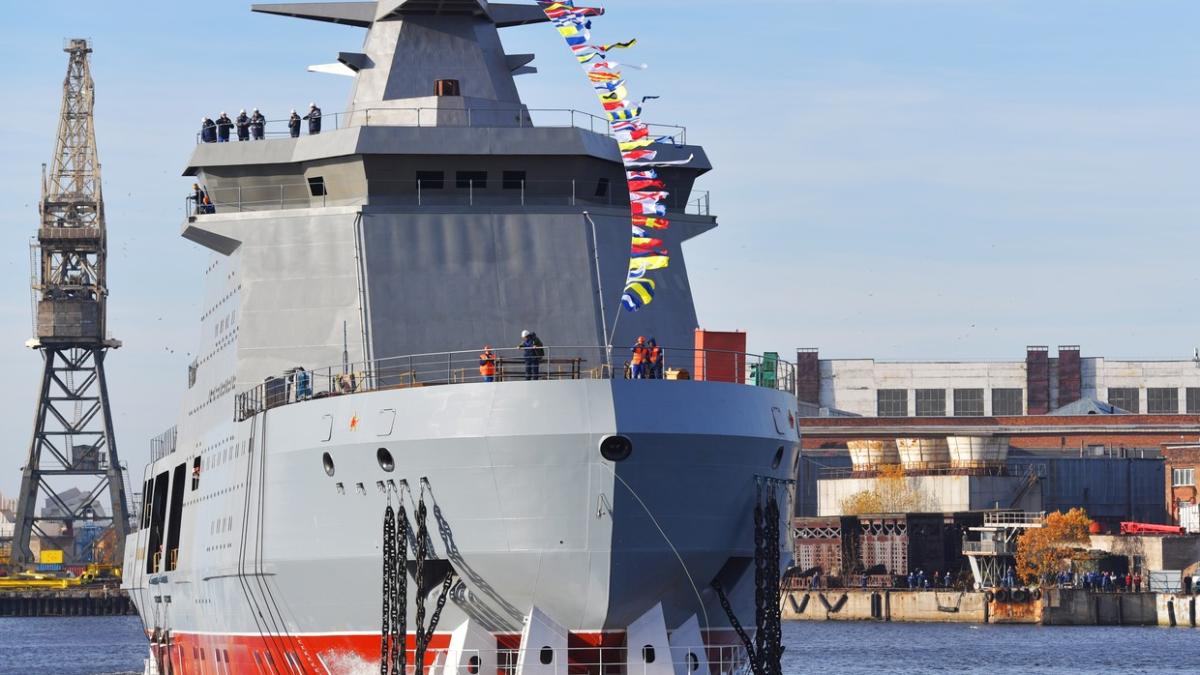 russian_lauches_combat_icebreaker_ivan_papanin_08640400