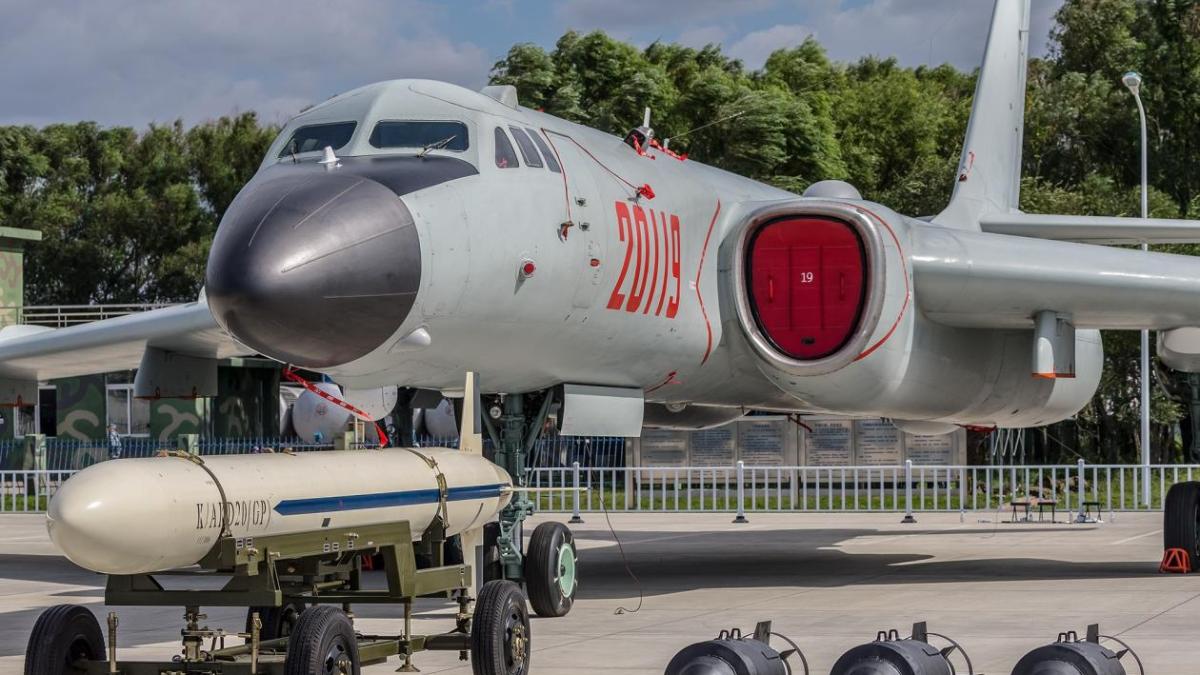 bombardier_h_6_china_si_racheta_df_21d_06728300