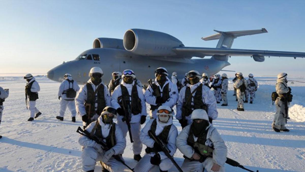 russia_builds_massive_arctic_military_base_90708200