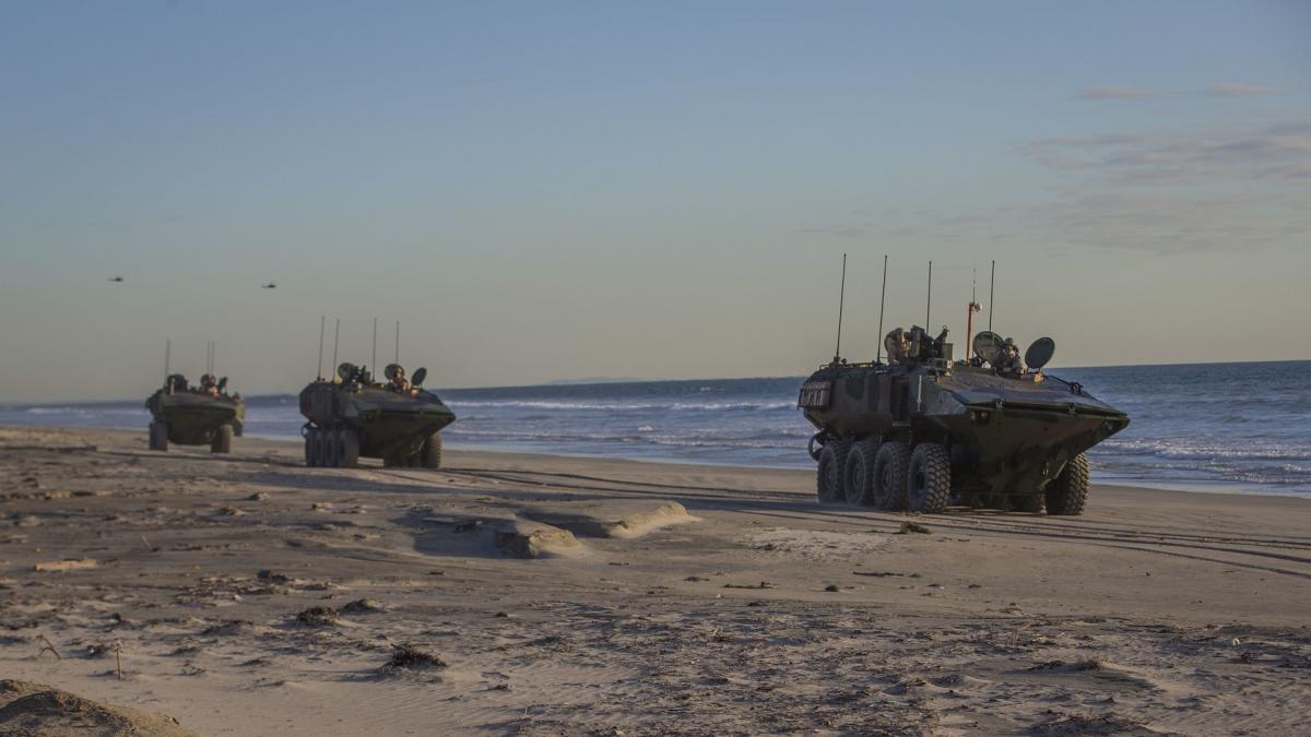 us_marine_corps_vehicul_acv_25609600