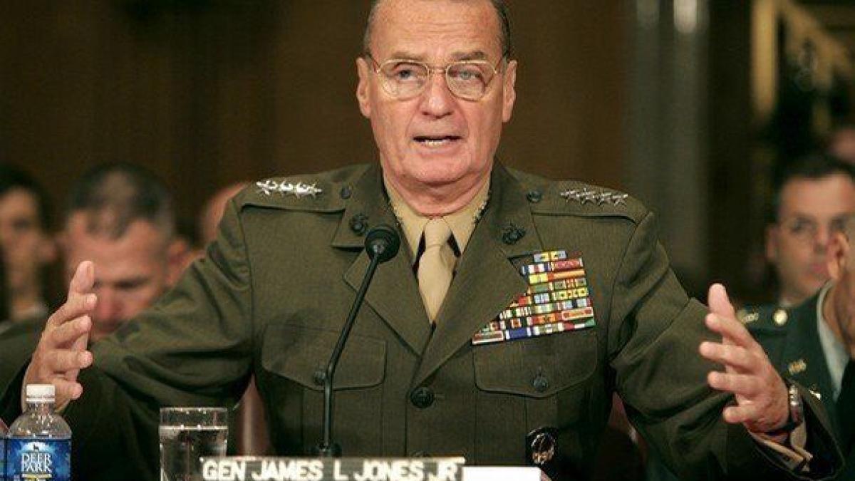 generalul_james_jones_uniforma_32423800