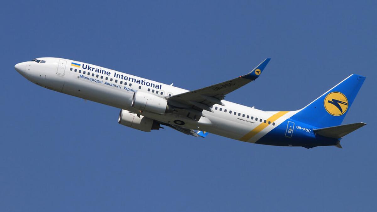 boeing_737_800_07365700