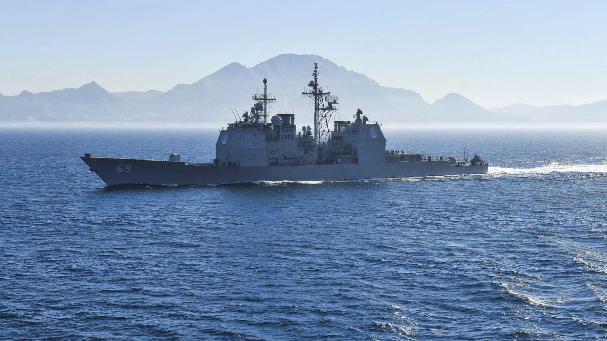 crucisatorul_uss_vicksburg_44910600