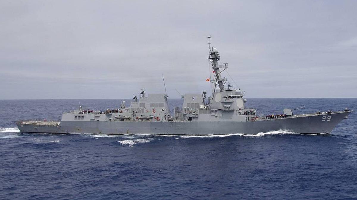 Rusia se apără și acuză SUA după incidentul dintre nava de război rusă și distrugătorul USS Farragut