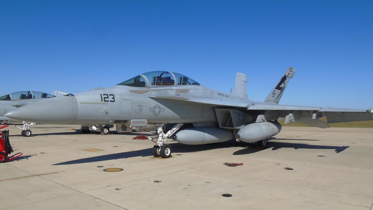 f_a_18_super_hornet_72720600