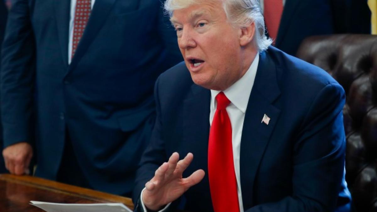 Mitt Romney, primul care 'trădează'. Senatorul republicat va vota demiterea lui Trump