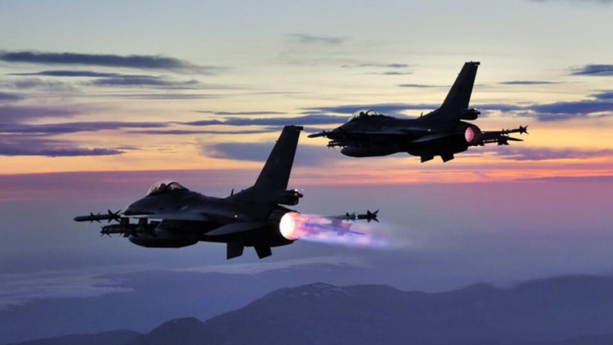 twin_turkish_f_16_fighter_jets_1024x550_46031100