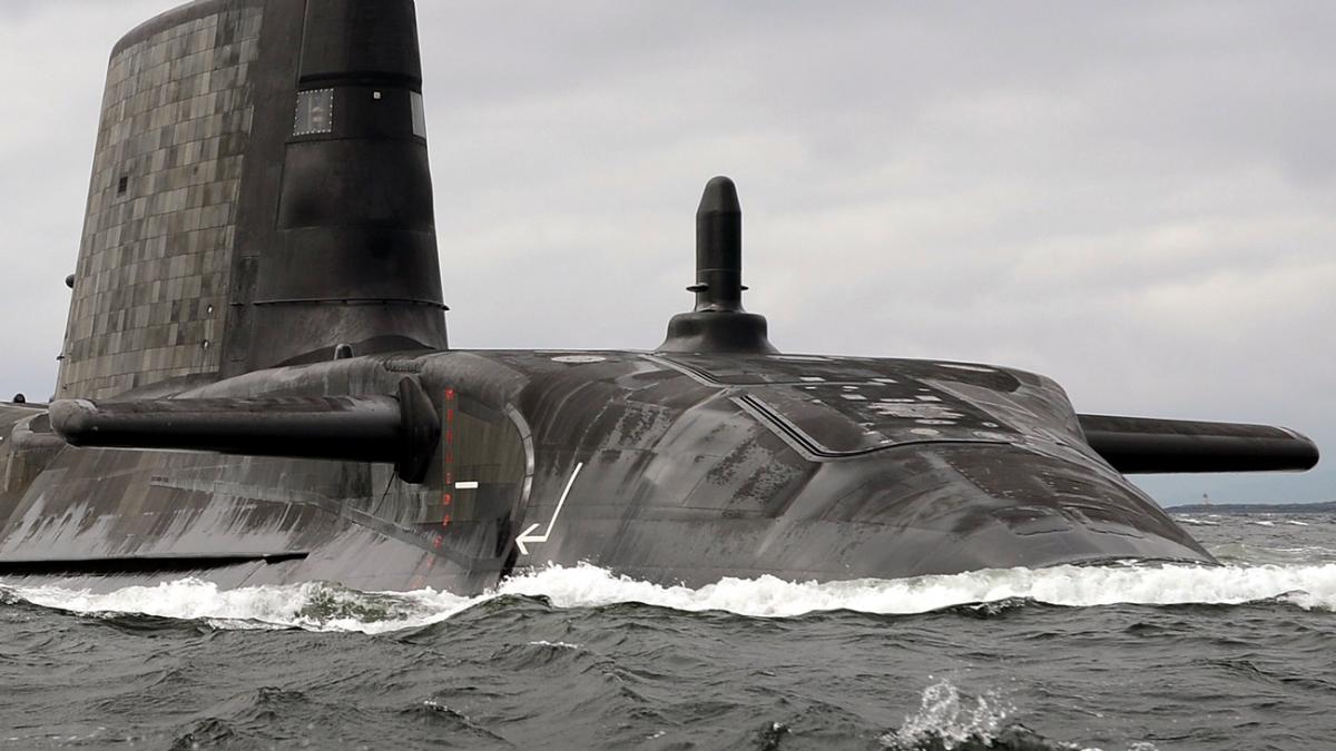 sumbarin_hms_artful_royal_navy_02033500