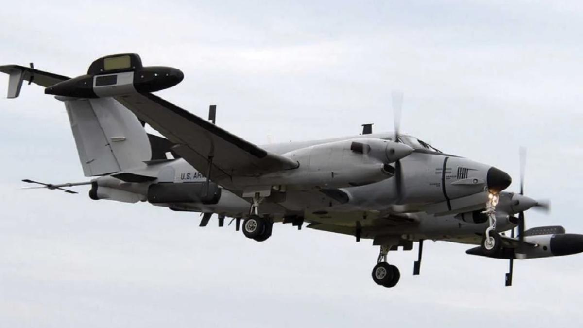 rc_12x_king_air_b200_platforme_sigint_91513200